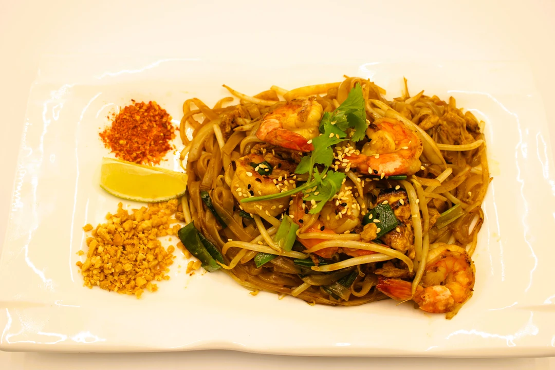 Pâtes Thaïlandaises au boeuf OU au poulet OU aux crevettes