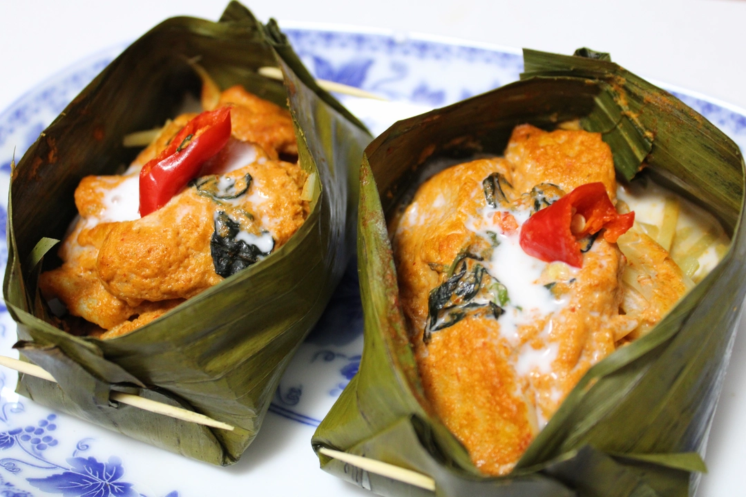 Poisson pimenté à la feuille de banane